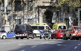 Vụ đâm xe Barcelona: Nghi can chính vẫn trốn thoát, không có nạn nhân người Việt